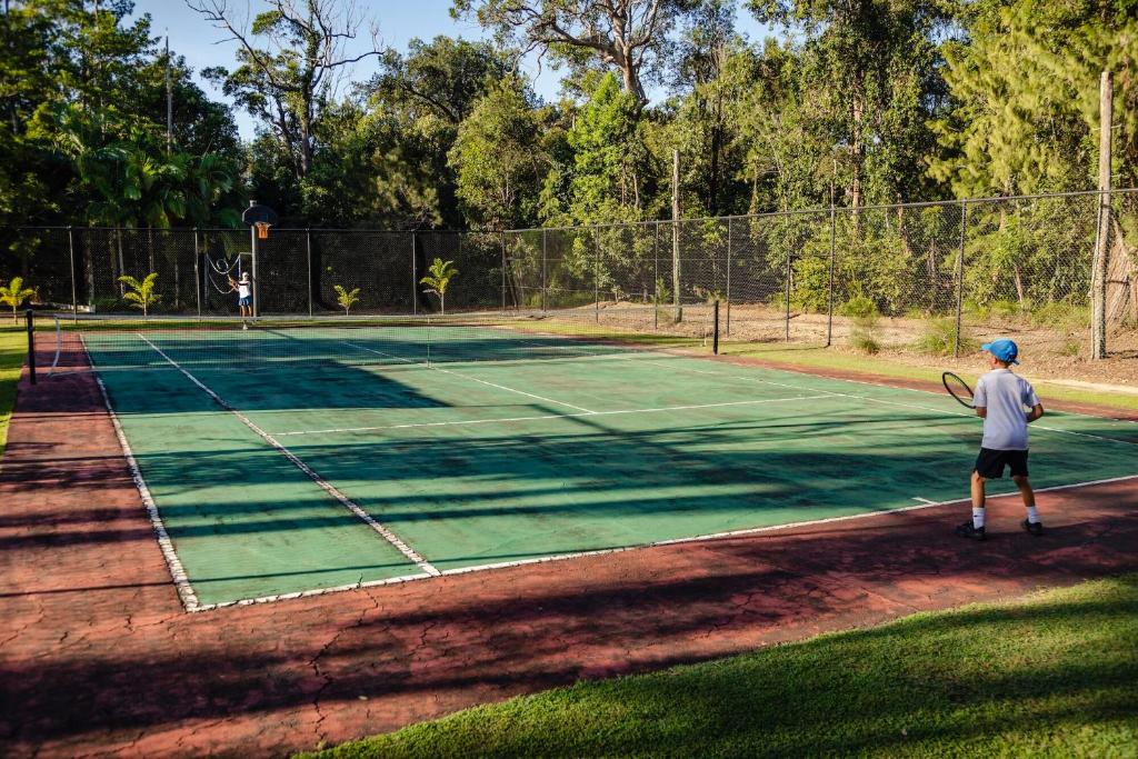 Tenis a/nebo squash v ubytování Ferns Hideaway Resort nebo okolí