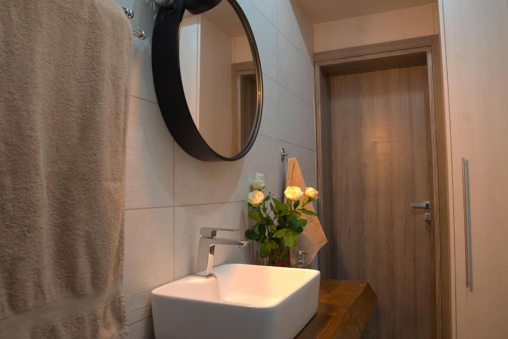 Kúpeľňa v ubytovaní Thermis Luxury Villa, Loutraki