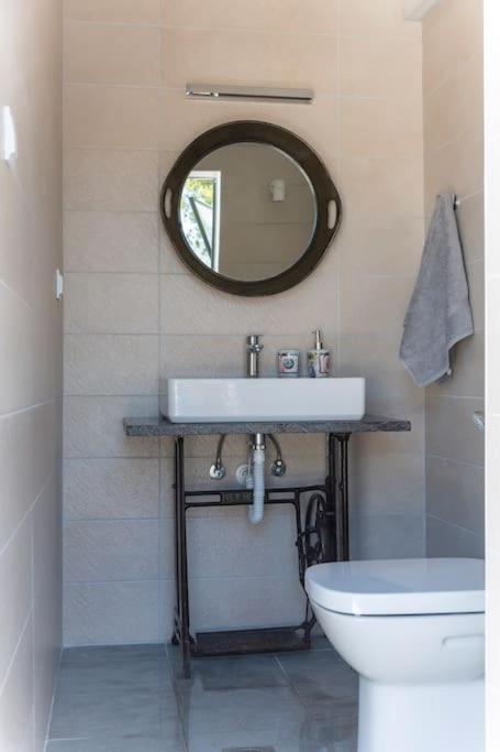 Kúpeľňa v ubytovaní Thermis Luxury Villa, Loutraki
