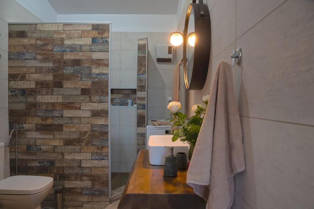 Kúpeľňa v ubytovaní Thermis Luxury Villa, Loutraki