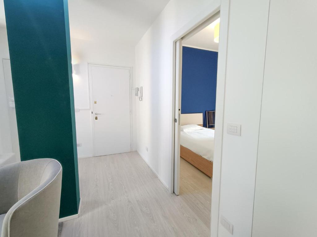 Elegant Flat for 6 with 2 Balconies and Parking, Milan – Updated 2023 Prices