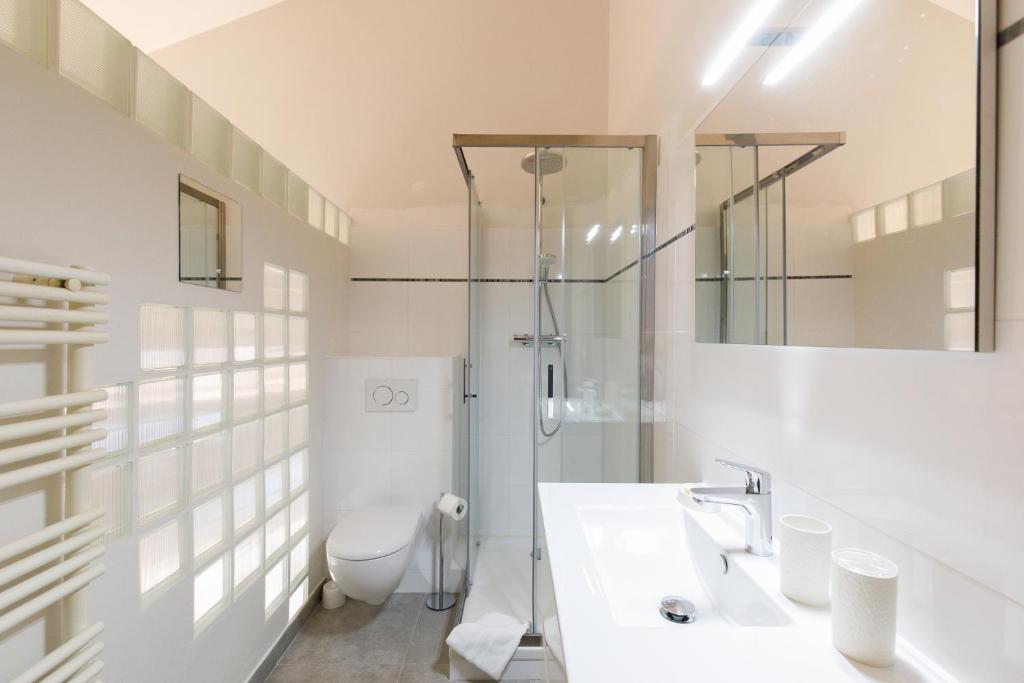 Kúpeľňa v ubytovaní Aya's Duplex YourHostHelper