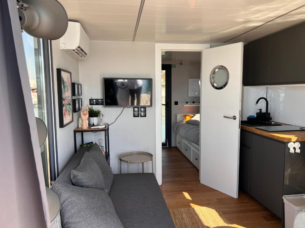 Kuchyň nebo kuchyňský kout v ubytování Casas Flotantes - Boatvillage