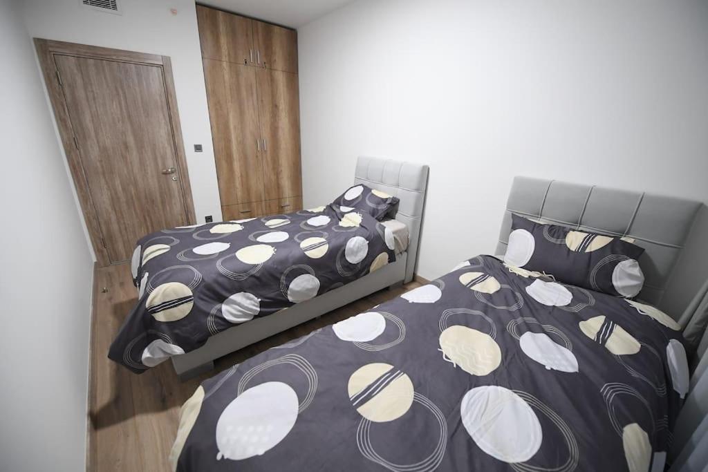 2BR Lux Apartment in Skopje-Free Parking - Twee Slaapkamers Appartement