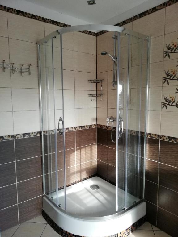 Kúpeľňa v ubytovaní Familienurlaub 8 Personen Ferienhaus Polen Urlaub Insel Wolin Ostsee Ferienwohnung