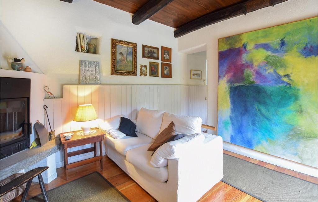 A seating area at Cottage Ginestre