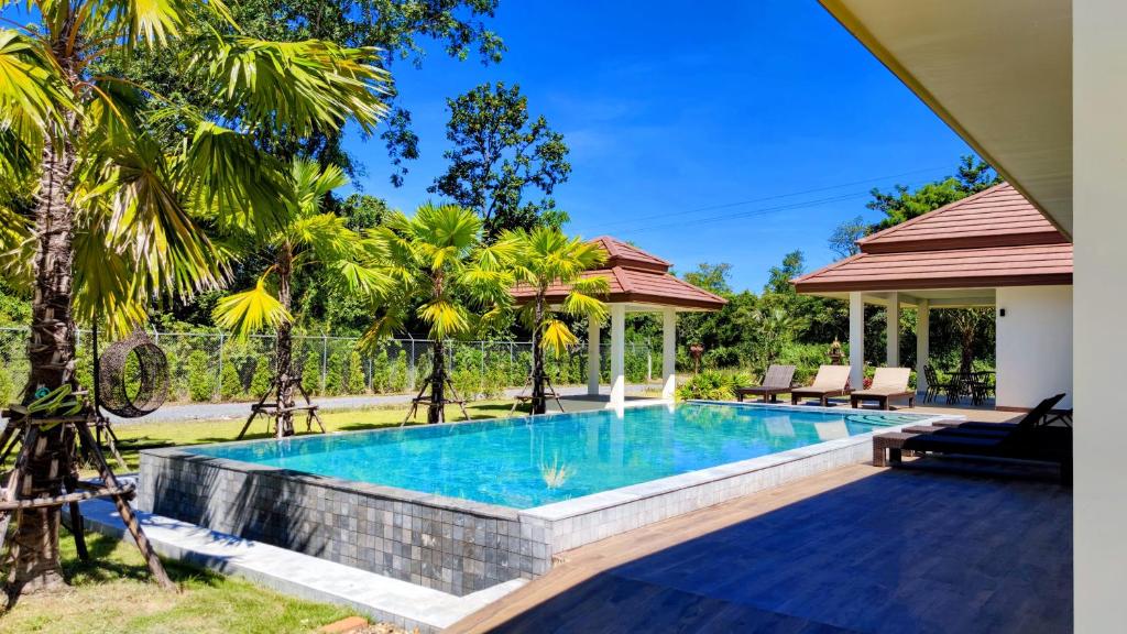Isan Golf & Adventure Hotel - Bungaló Familiar