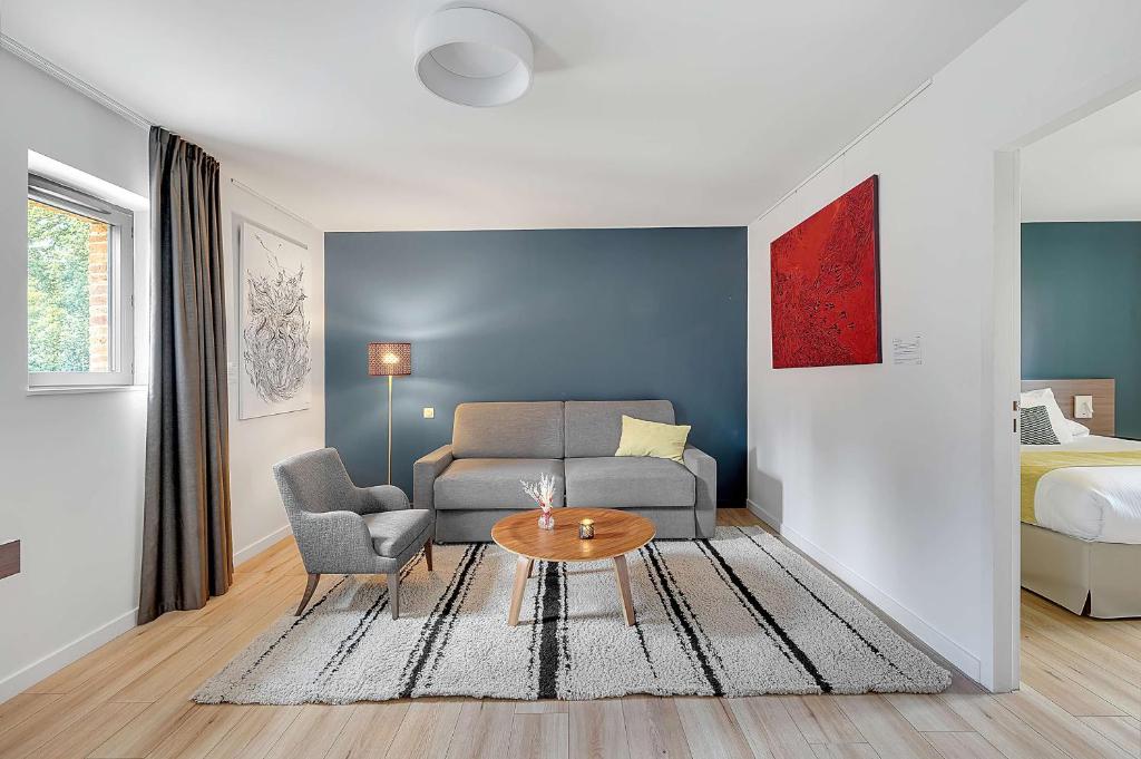 Best Western Premier Le Domaine de Montjoie - Reina Suite Con Sofá Cama