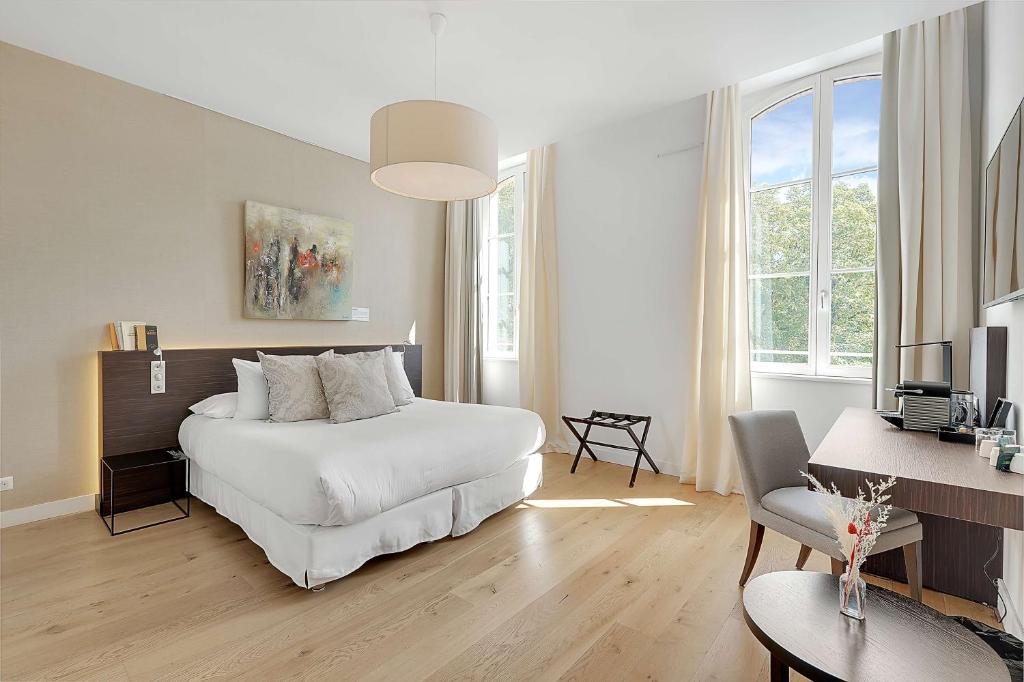 Best Western Premier Le Domaine de Montjoie - Deluxe King Room
