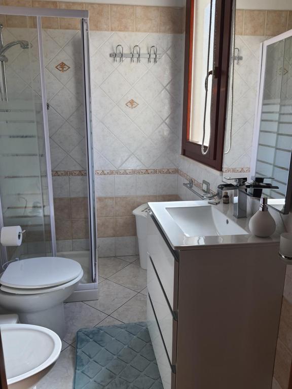 A bathroom at Casetta 144A