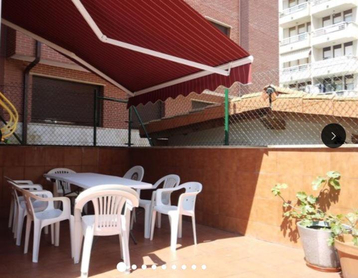 Fotografie z fotogalerie ubytování Apartamento cerca de la playa con terraza v destinaci Castro-Urdiales