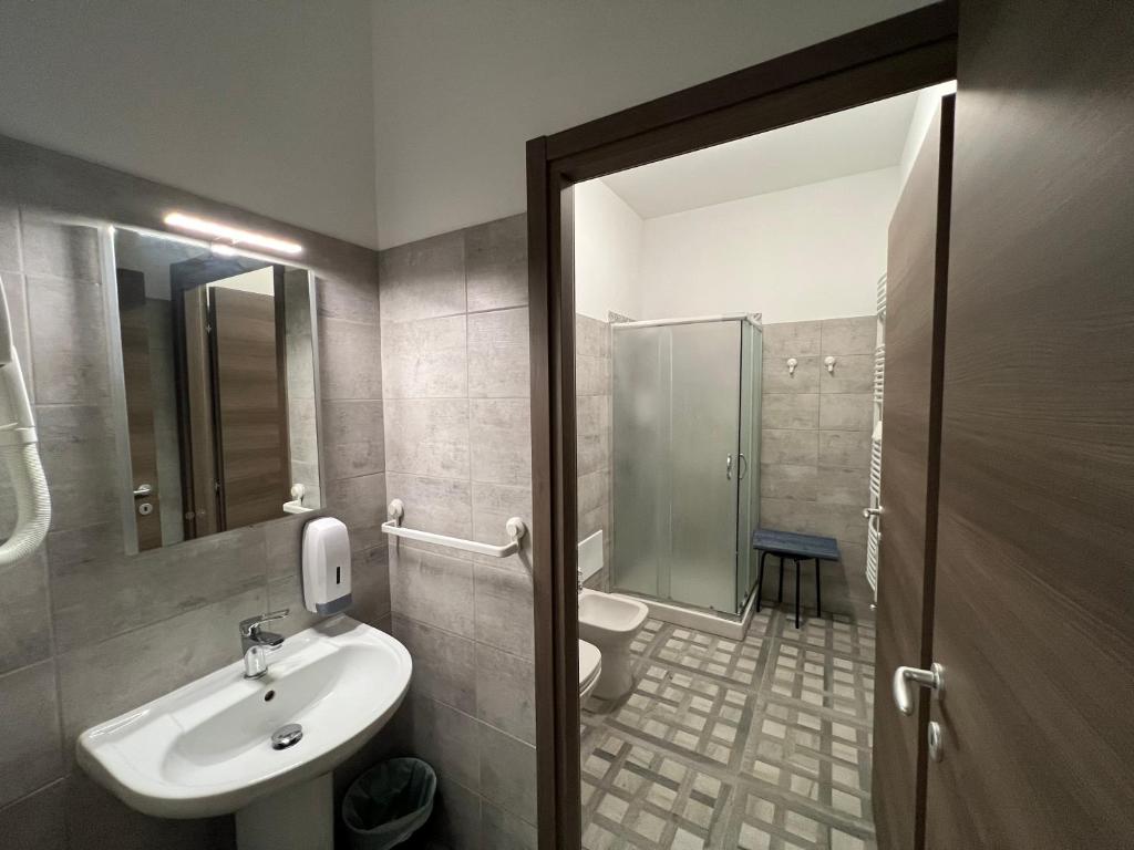 Vannituba majutusasutuses Hostel Turin Metro Young
