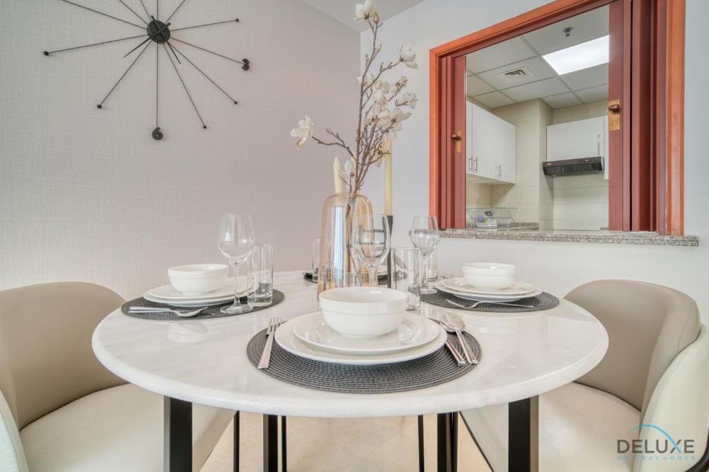 Fotografie z fotogalerie ubytování Opulent 1BR at MAG 218 Dubai Marina by Deluxe Holiday Homes v Dubaji