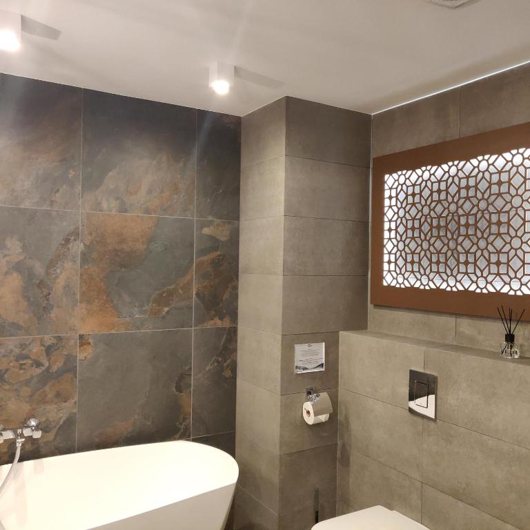 Hotel Zefir - Suite Con Balcón