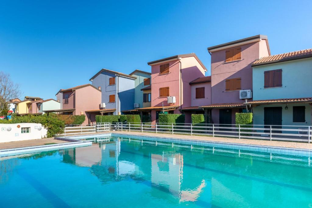 Bazén v ubytování Residence Albarella nebo v jeho okolí