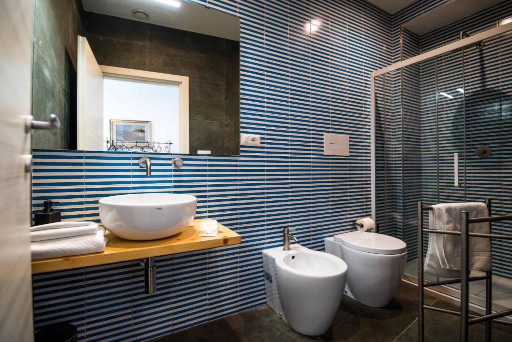 A bathroom at Quattro Briganti