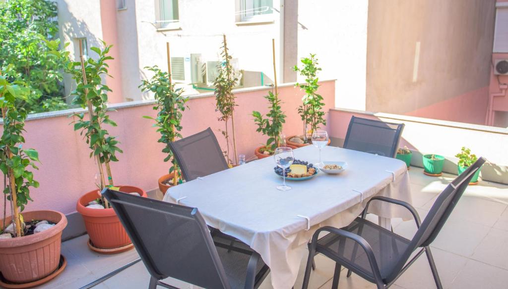 Balkón nebo terasa v ubytování Luka-Mostar Free Parking with eCharger