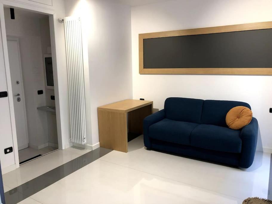 A seating area at New Vite Apartment