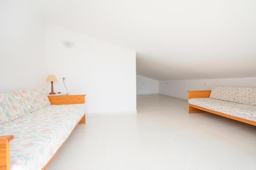 Posteľ alebo postele v izbe v ubytovaní Isabela 2a 3 habitaciones con ático