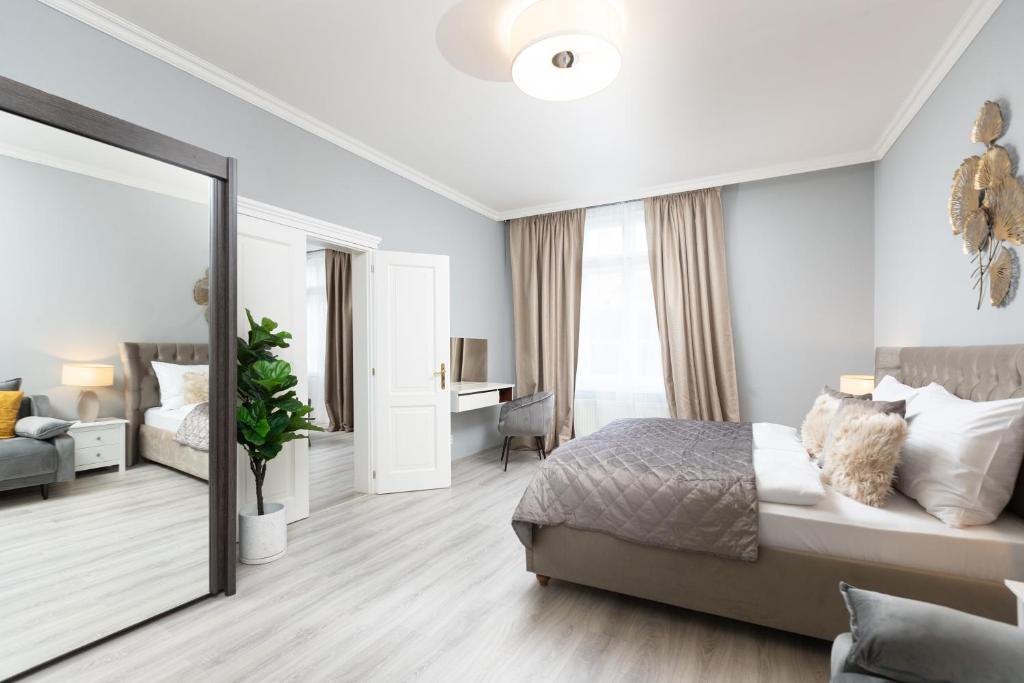 Posezení v ubytování Luxury Central 150m2 Apartment on Wencelas Square with Private Garage