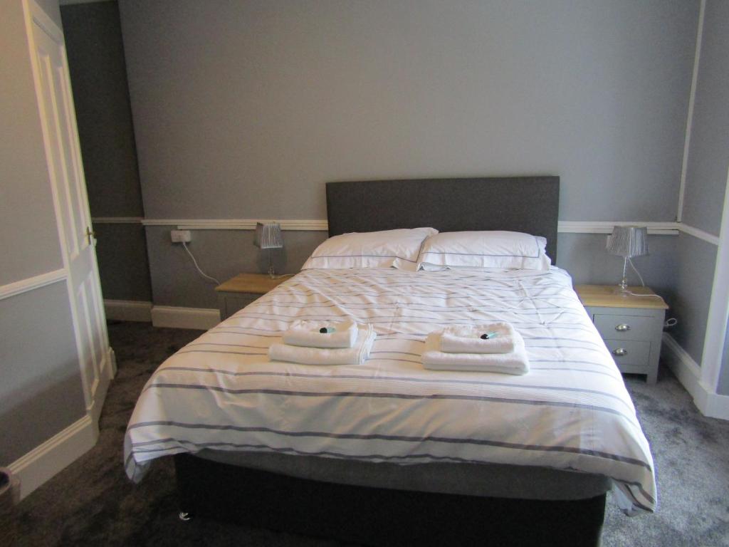 The Crown Hotel - Habitación Triple Económica