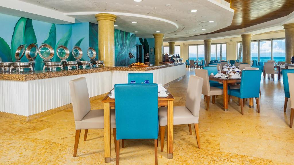 Restaurace v ubytování Villa Del Palmar Flamingos Beach Resort & Spa