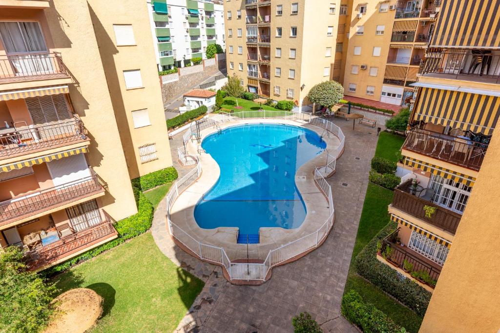 Bazén v ubytovaní WintowinRentals Increible Apartamento & Mejor ubicación alebo v jeho blízkosti