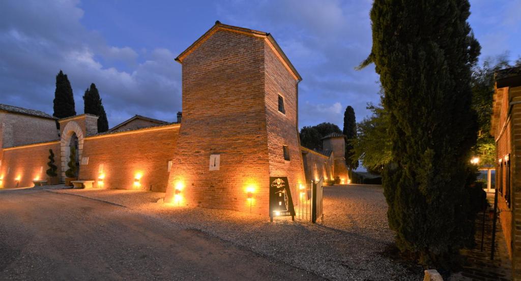 Zdjęcie z galerii obiektu Castello di Leonina Relais - Adults Only w Sienie