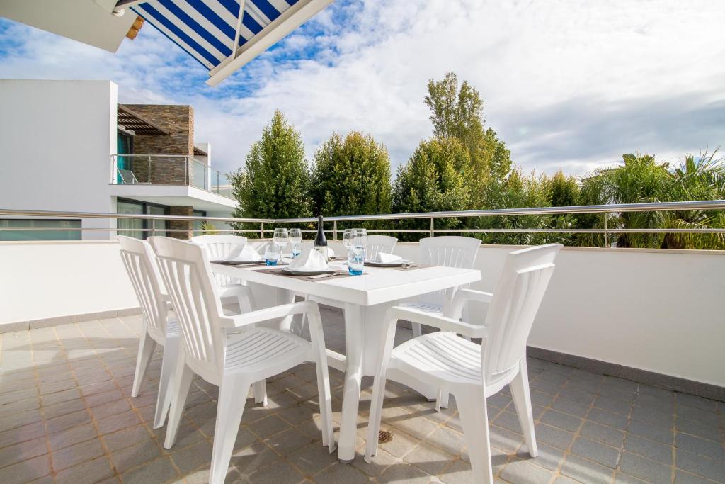 Pine Tree Seaside Apartments 500m to Beach - 14