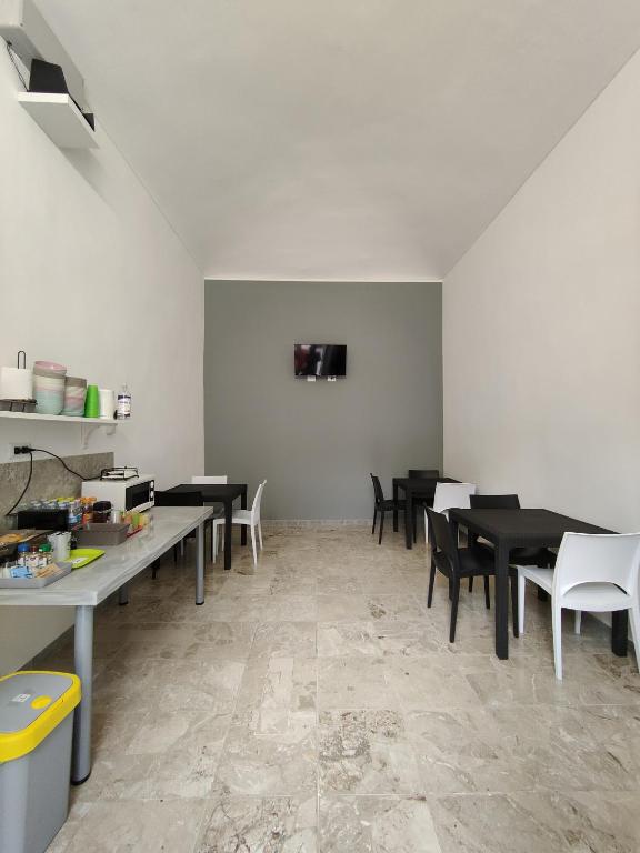 Köök või kööginurk majutusasutuses Hostel Turin Metro Young