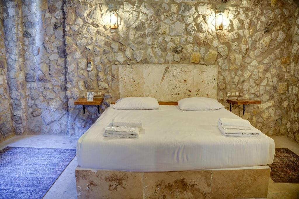 Ala Stone Hotel - 11