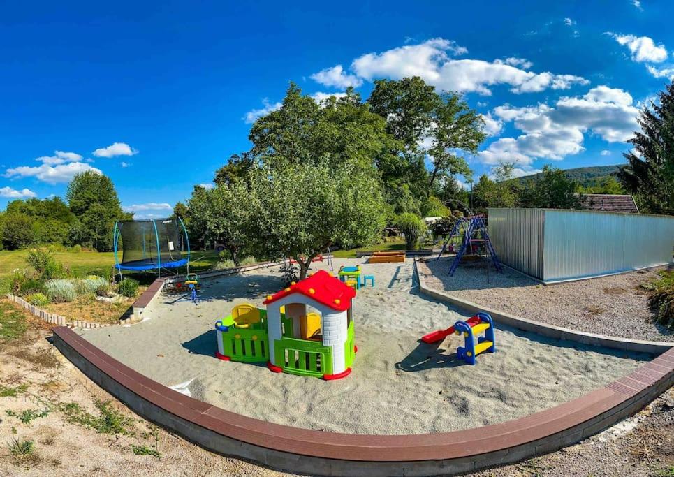 Zahrada ubytování Holiday Home Cindric Gaj