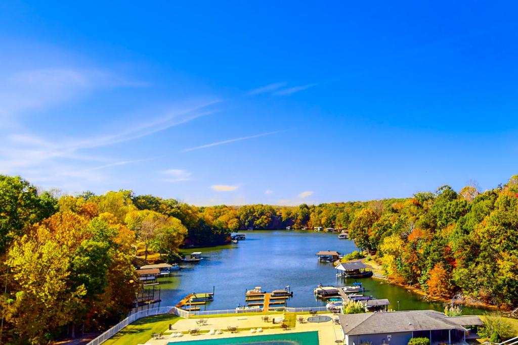 Lake Lanier Christmas Lights 2025 Prices Images Vevay Jennifer