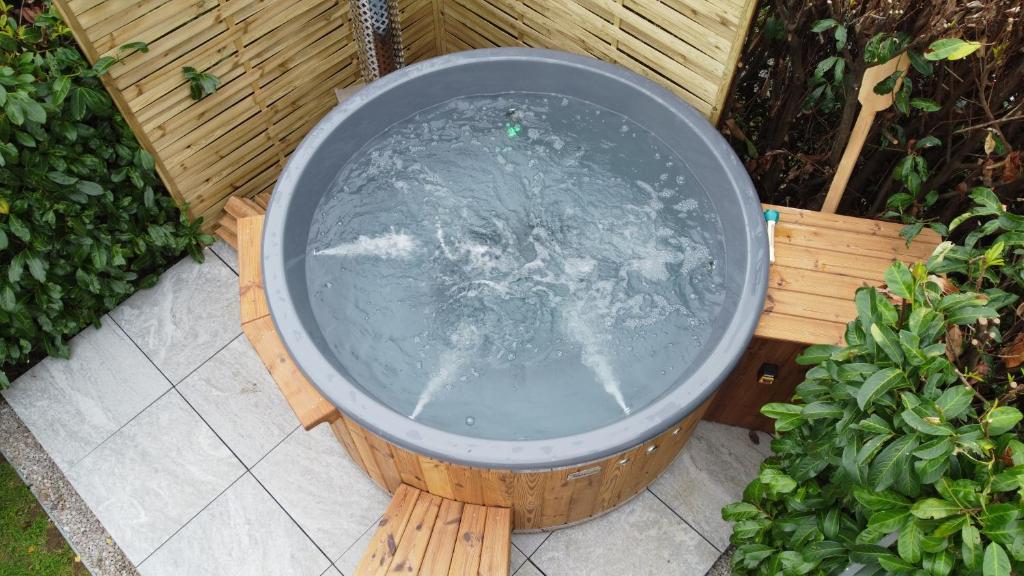 Zdjęcie z galerii obiektu ForestPlage Gîte avec SPA nordique w mieście Cognac-le-Froid