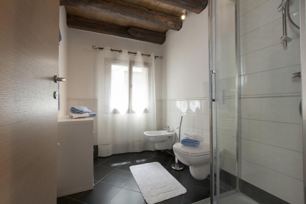 A bathroom at Residenza Tiziano