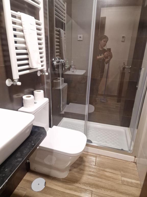 Un baño de Hostal Corazón de Madrid
