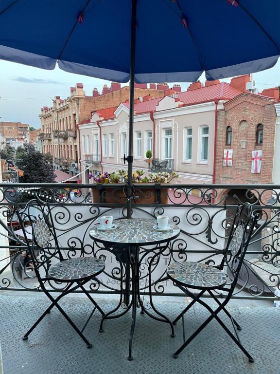 Balkón nebo terasa v ubytování tbilicity hotel