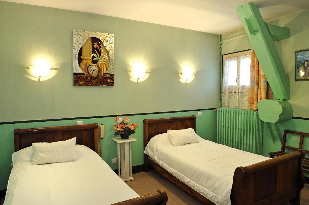 Logis Hostellerie Du Cheval Blanc - Twin Room