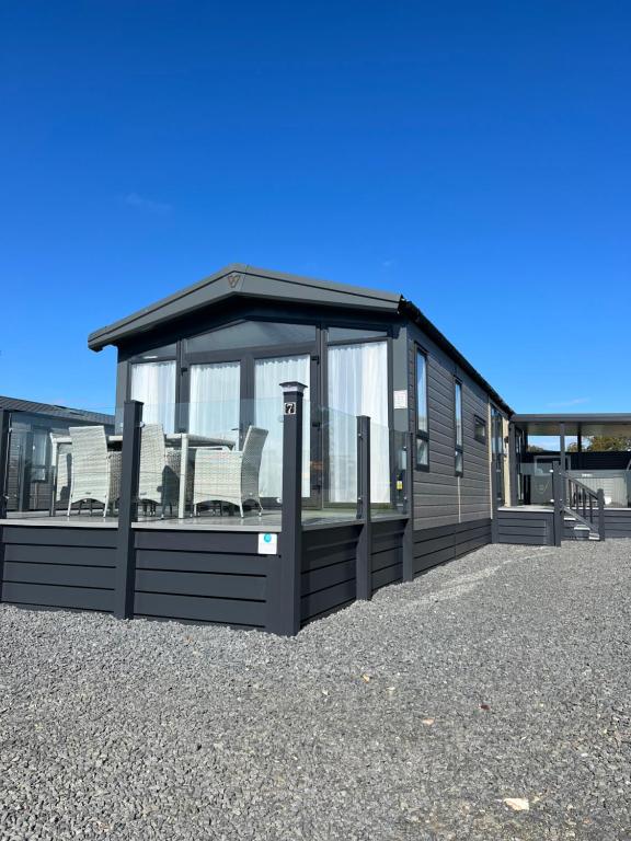 Arranview Lochside Pods & Lodges all with private Hot-tubs - 