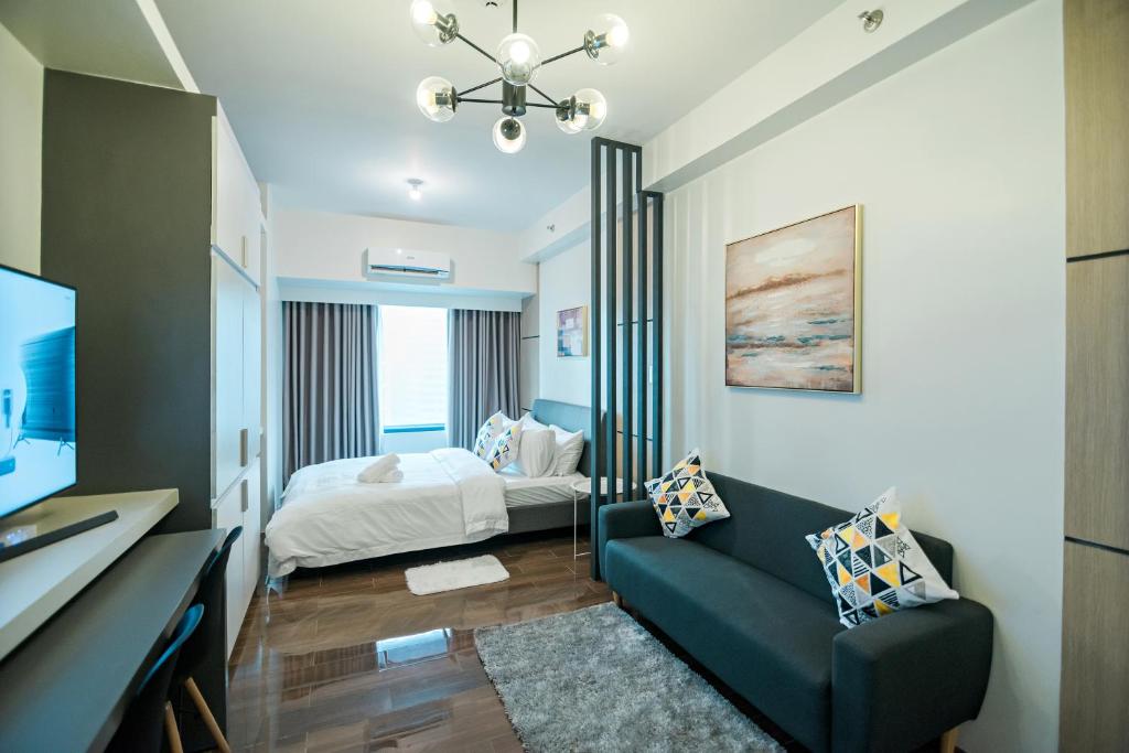 D’Luxe Condo in Air Residences Makati SMDC