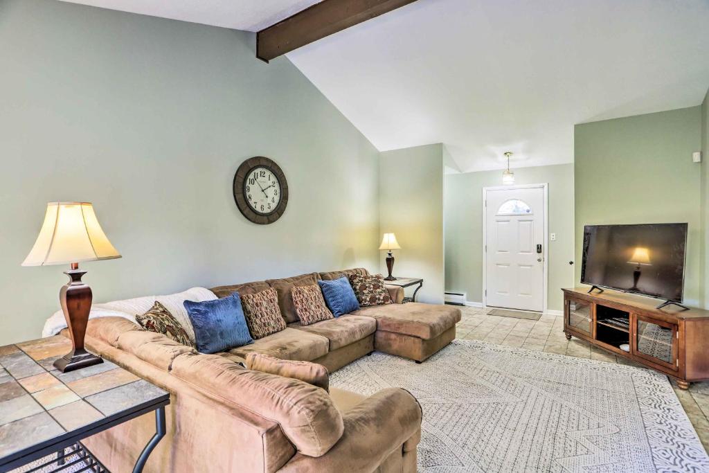 Imagen de la galería de Cleveland Area Home with Yard about 12 Mi to Dtwn!, en Parma