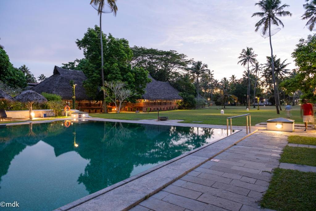 Bazén v ubytování Marari Beach Resort Alleppey - A CGH Earth Experience nebo v jeho okolí