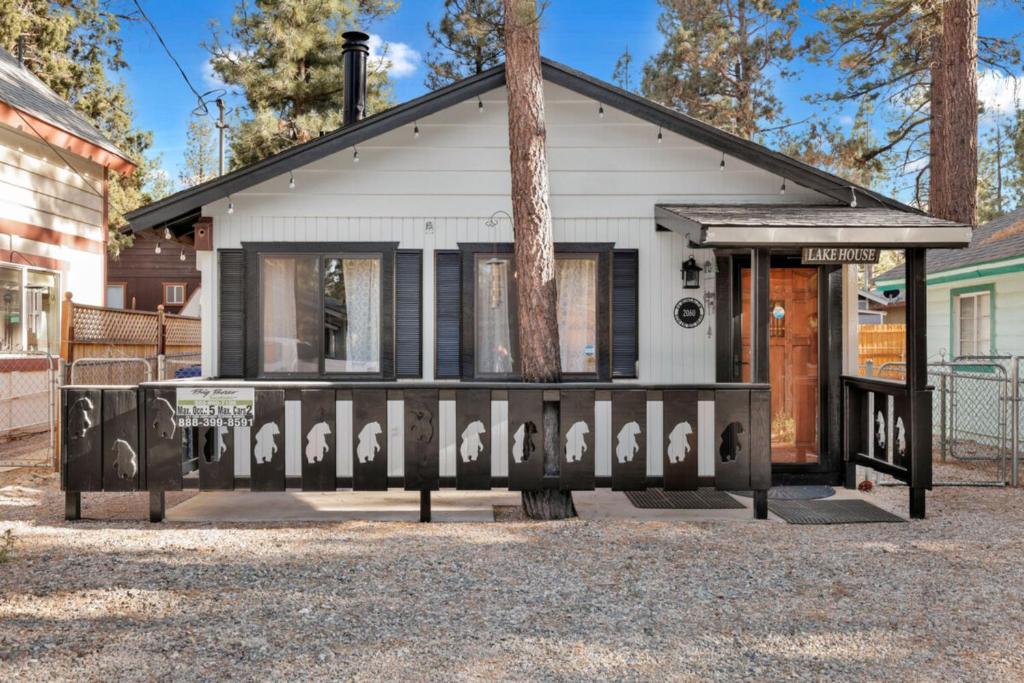Pura Vida Bungalow #2144 by Big Bear Vacations - Housity