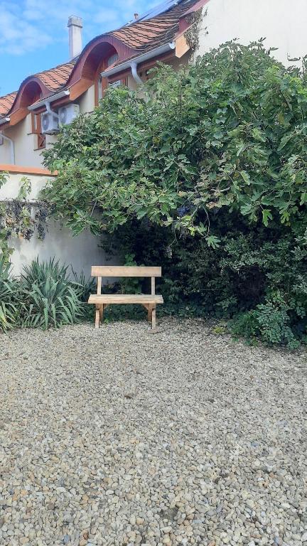 Vonkajšia záhrada v ubytovaní Glamour Apartman