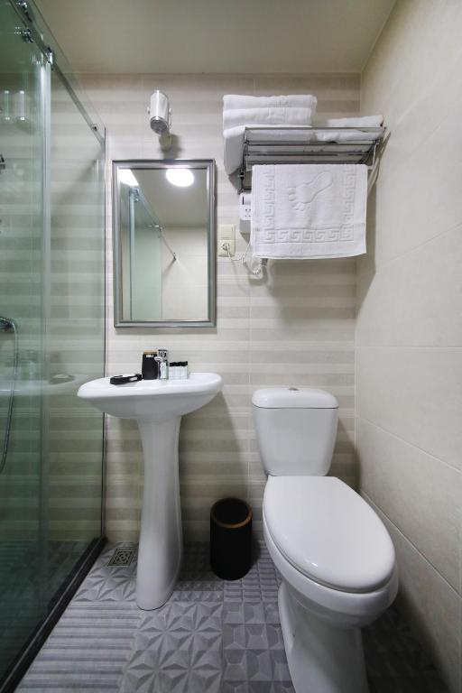 Koupelna v ubytování Hotel InnDigo in Kutaisi