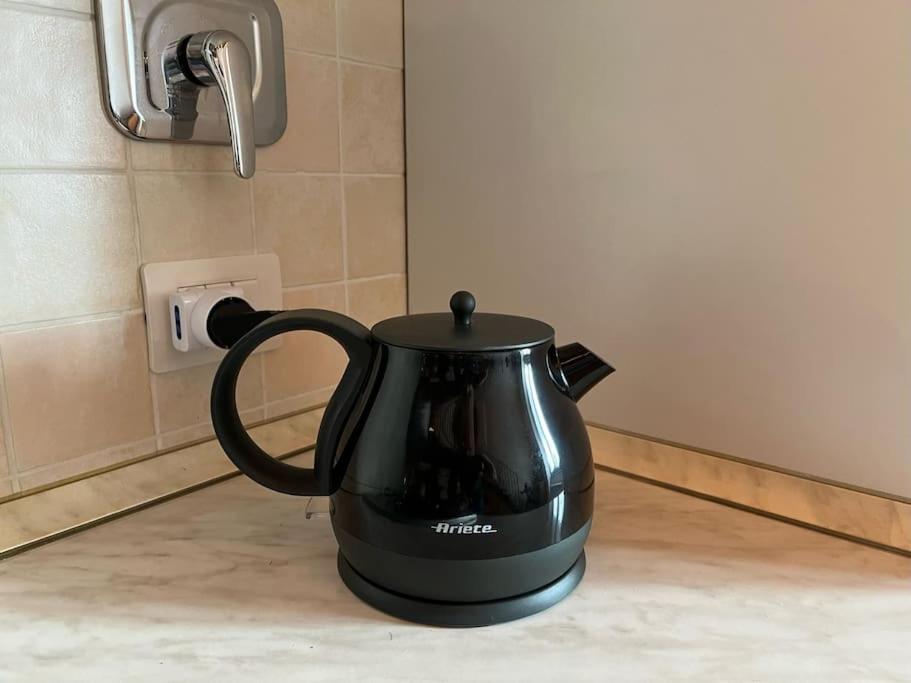 Zestaw do parzenia kawy i herbaty w obiekcie A duecento passi- comfort nel cuore della Toscana