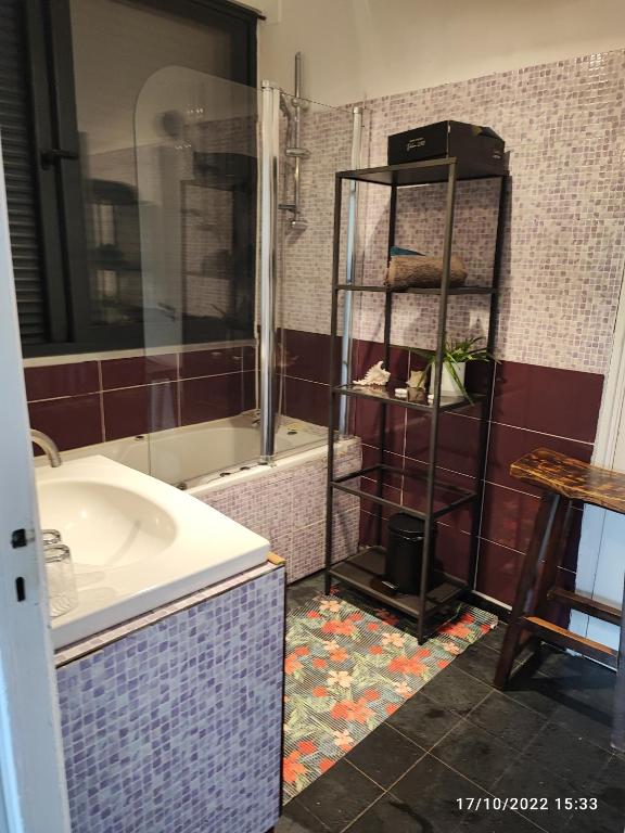 chambre tt confort dans un coin de verdure près de Paris - One-Bedroom Apartment