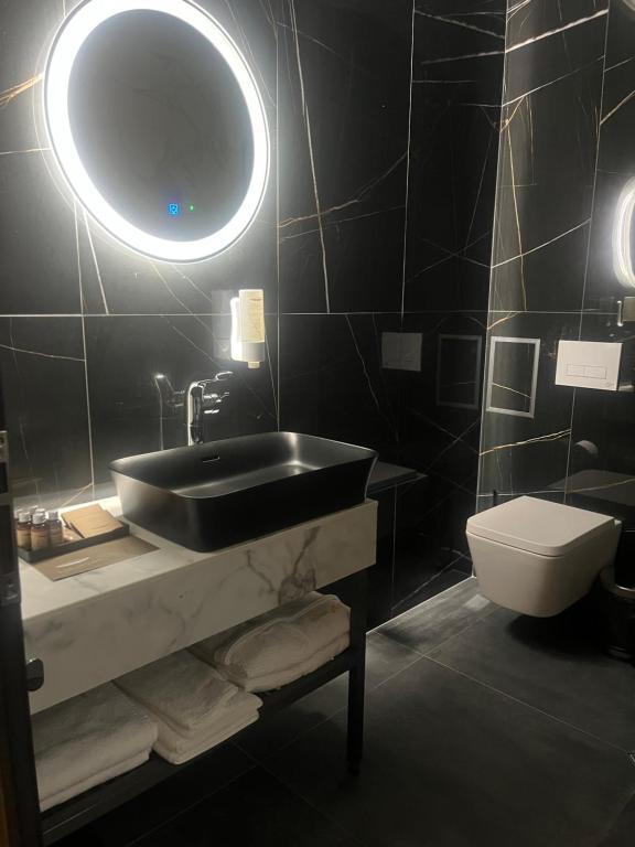 Hotel NIKS - Habitación Queen Con Balcón