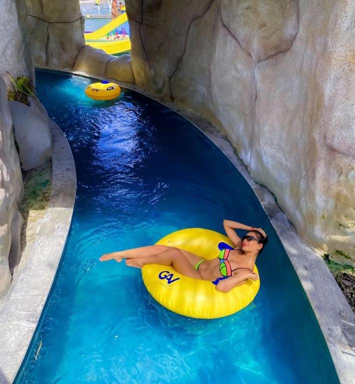 Bazén v ubytování Salinas Premium Resort nebo v jeho okolí
