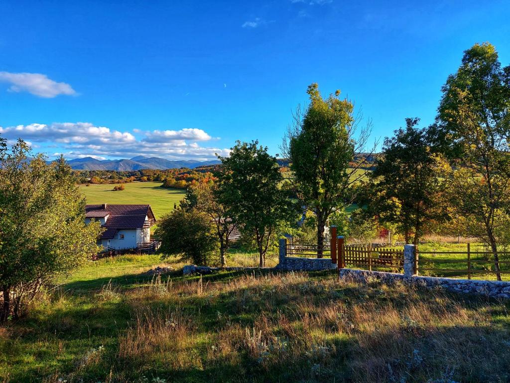 Príroda v okolí dovolenkového domu